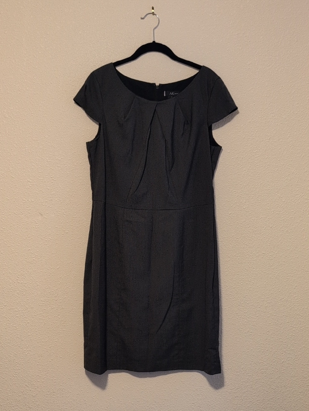 Anne Klein Black Cap Sleeve Pleat-Front Sheath Midi Dress